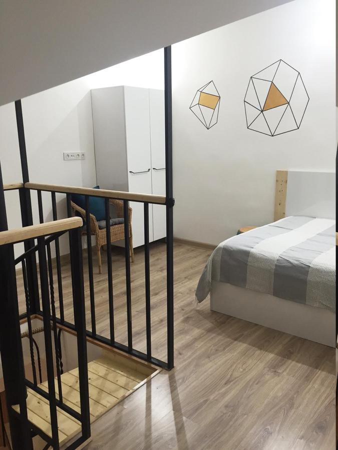 2 Floors